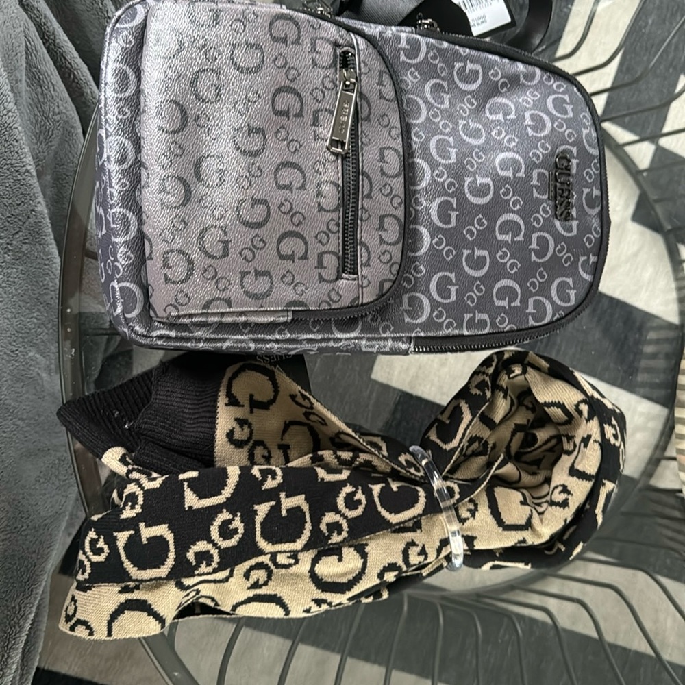 New guess sling bag with scarf
